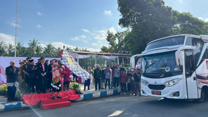 Angkutan sekolah dan keliling kota diluncurkan