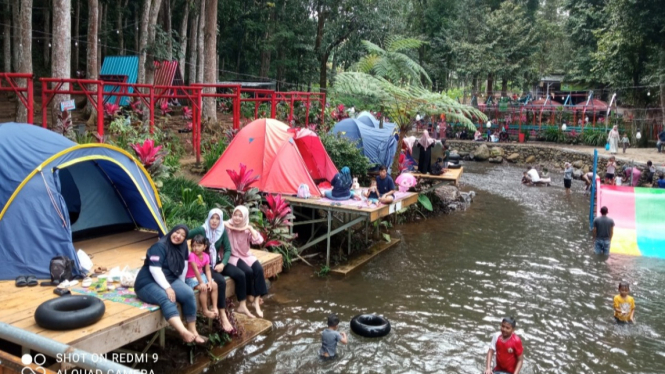 Santai di Camping Ground Kampung Durian Pakis Jember