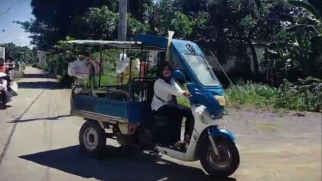 Pedagang sayur keliling di Jember naik haji