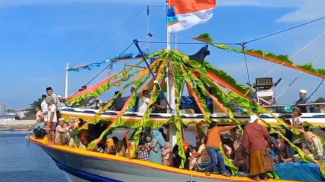 Tradisi Ngereng haji warga Pulau Gili Probolinggo