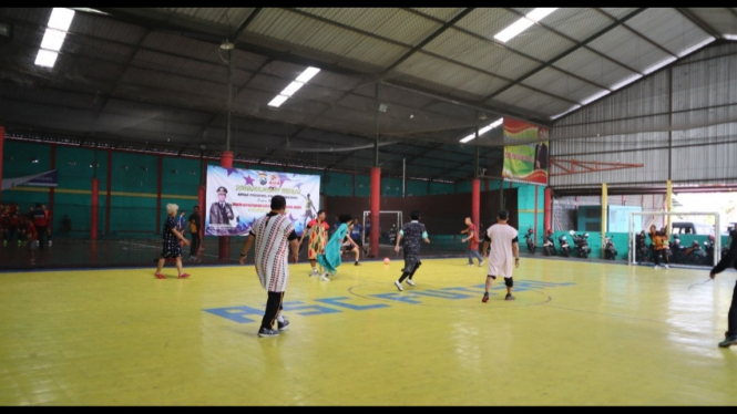 Saat wartawan dengan PJU polres main futsal