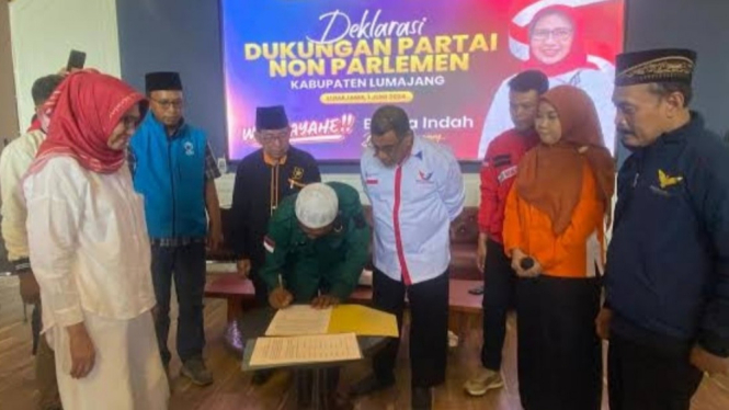 Sembilan partai non parlemen ketika menandatangani kesepakatan