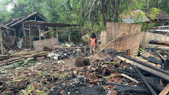 Kerusakan rumah akibat kebakaran