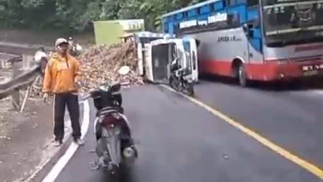 Jalur Gumitir Banyuwangi Jember kembali terputus