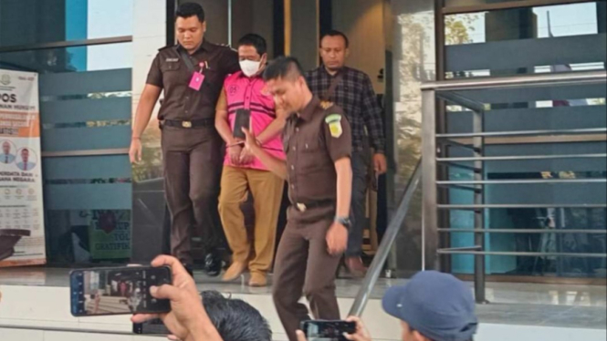 Mantan Kadis BSBK Bondowoso, Munandar Ditahan Kejaksaan