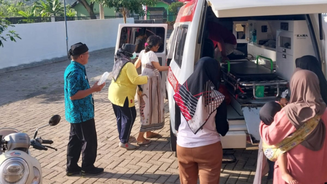 Pengabdian Bidan di Daerah Akses Sulit di Banyuwangi,