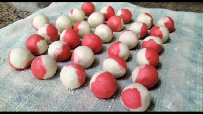 Onde-onde merah putuh