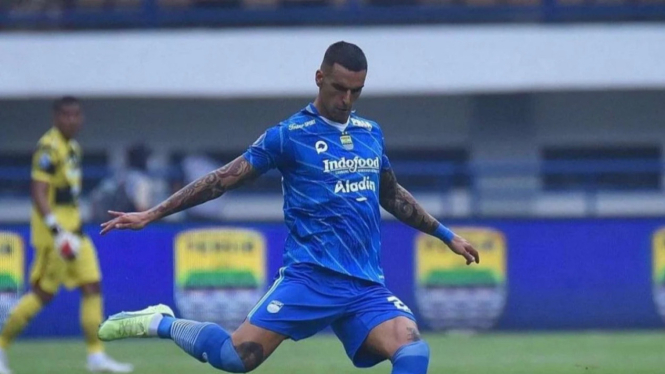 Bek Persib Bandung Alberto Rodriguez