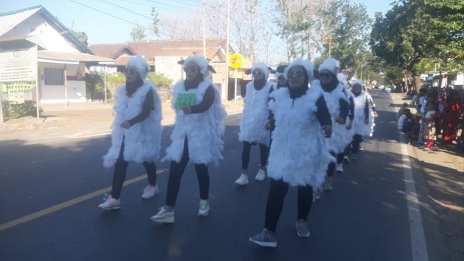 Gerak jalan menggunakan jalan Nasional