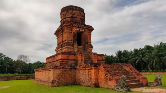 Candi peninggalan kerajaan Sriwijaya