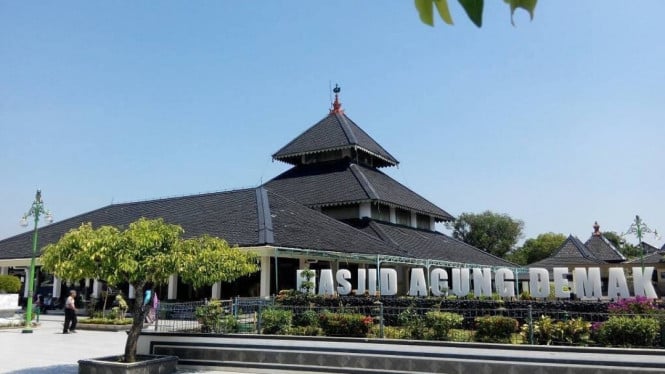 Demak: Cahaya Islam Pertama di Tanah Jawa, Warisan Kejayaan yang Abadi