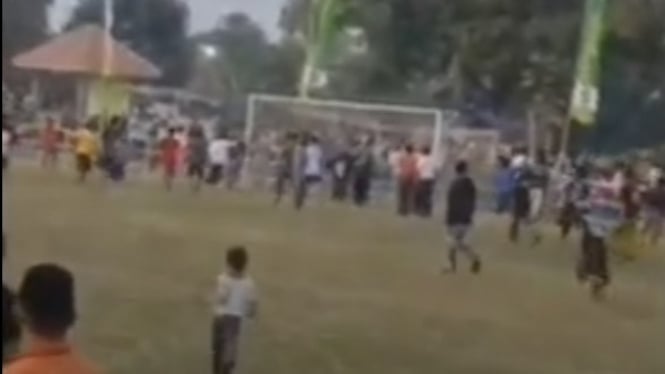 Wasit Dikejar Suporter, Turnamen Sepak Bola Tarkam di Pasuruan Memanas