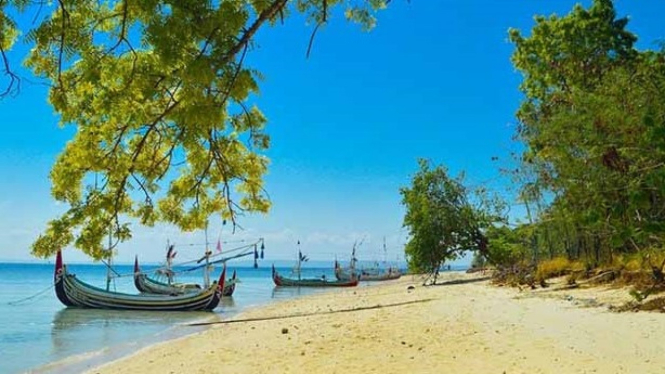 Pantai Gili Labak Madura