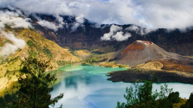 Menggapai Keagungan Rinjani: Pesona Alam yang Memukau di NTB