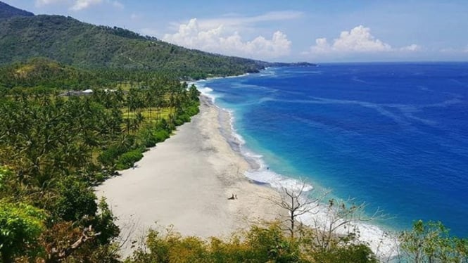 Senggigi: Mutiara Pantai Lombok yang Menawan Hati