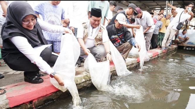 Warga Desa Genteng Wetan Banyuwangi Sulap Air Kotor Jadi Kolam Ikan