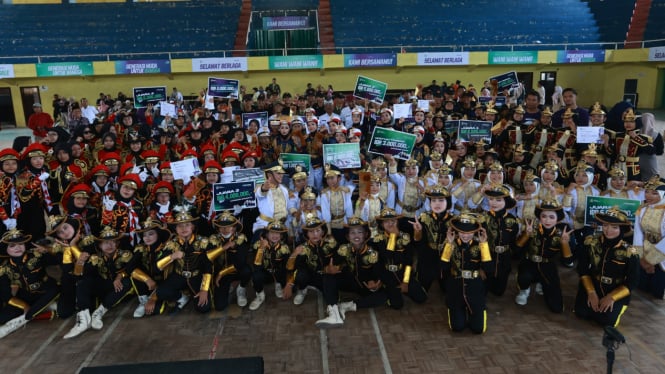 Plt Bupati Sugirah Tutup Lomba Kreasi Baris Berbaris Banyuwangi