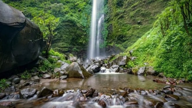 Coban Rondo: Air Terjun Cinta Terbelah, Pesona Alam dan Legenda Mistis