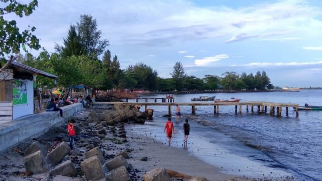 Lhok Geudong: Pesona Pantai, Bisikan Ombak, dan Jejak Mistis