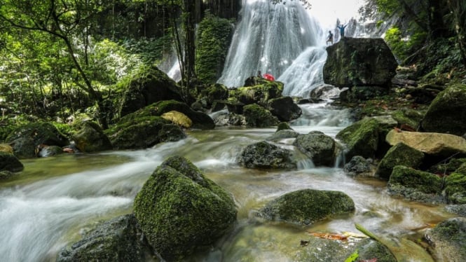 Ceuraceu Dara Baroe Air Terjun Tujuh Tingkat dan Bisikan Mistis