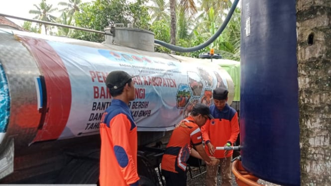 Pemkab Banyuwangi Terus Distribusikan Air Bersih