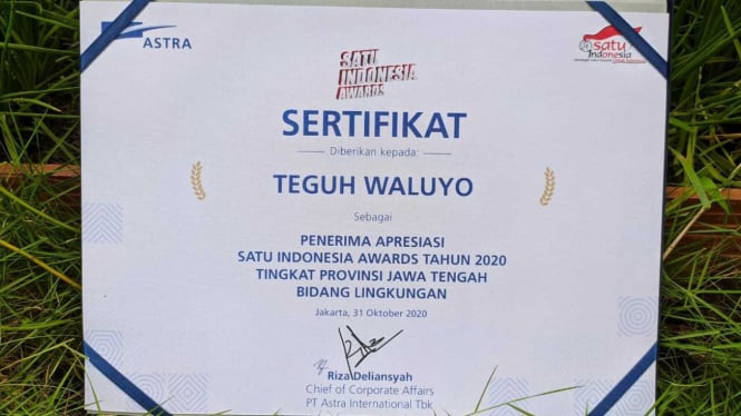 Penghargaan dari Astra untuk Teguh Waluyo