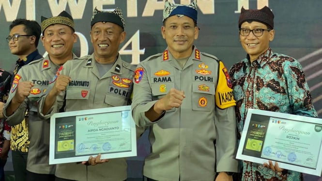 Bhabinkamtibmas Polresta Banyuwangi Raih Penghargaan APJW 2024