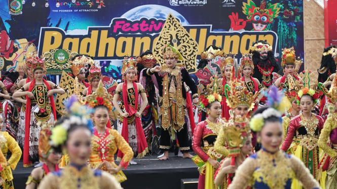 Festival Padang Ulanan Pertunjukan Tari Kolosal Gandrung Sewu