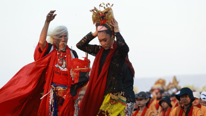 Sebelum Gandrung Sewu, 1350 Penari Jalani Ritual Meras Gandrung