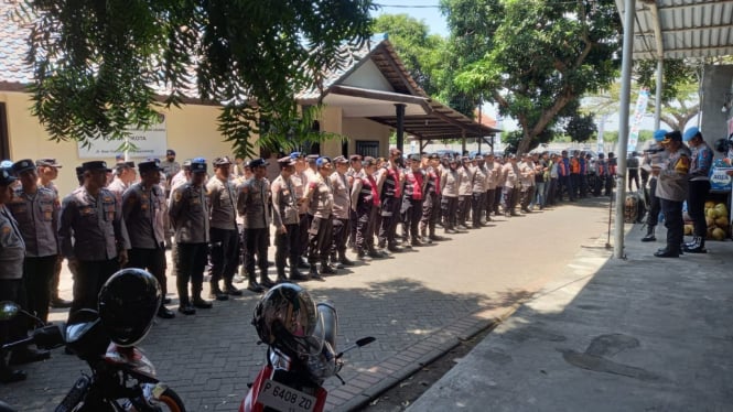 Pasukan pengamanan Gandrung Sewu 2024