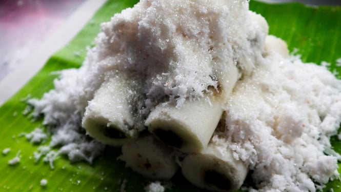 Sejarah Panjang Kue Putu: Dari Tiongkok Hingga Nusantara