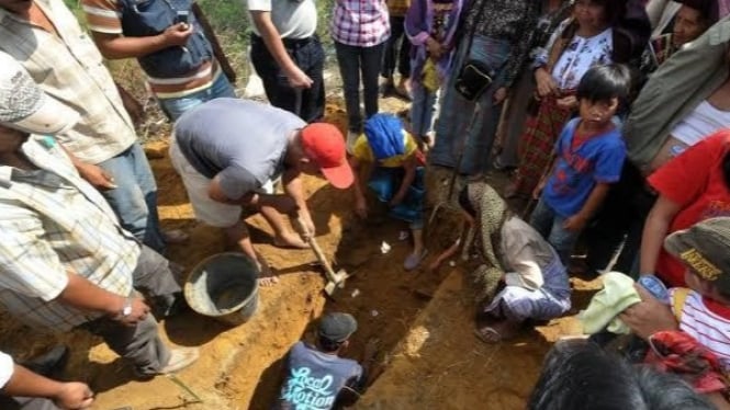 Menggali Tradisi Mangokkal Holi: Ritual Pengangkatan Tulang