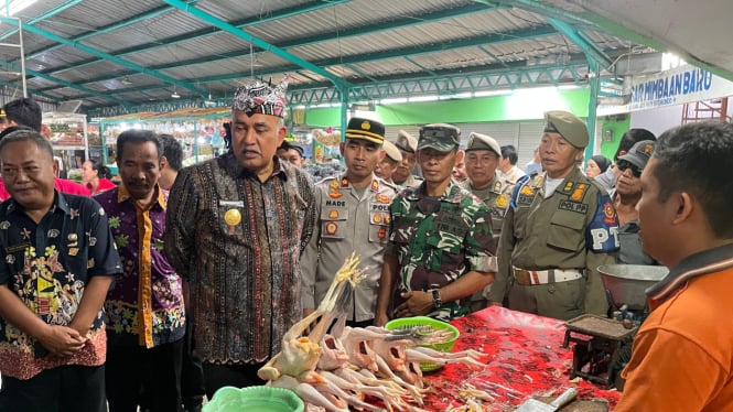 Wakapolres Situbondo bersama Forkopimda di Pasar Tradisonal