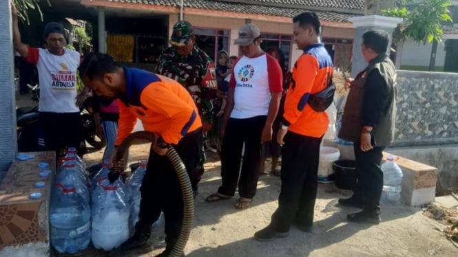 Babinsa Sidodadi, Kopka Jumadi kawal distribusi air bersih