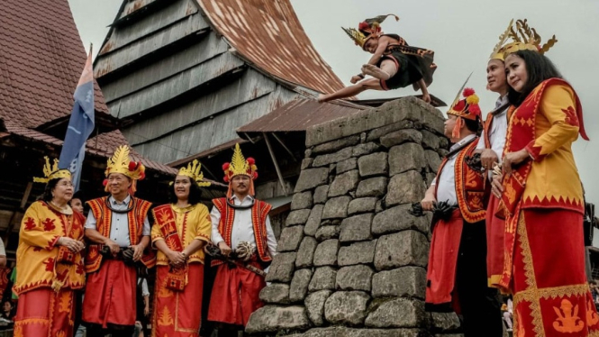 Budaya Gunung Sitoli: Tradisi, Tari, dan Ritual yang Memikat Wisatawan