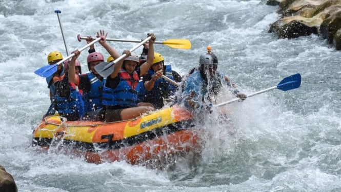 Menjelajahi Keindahan Arung Jeram Sungai Bah Bolon