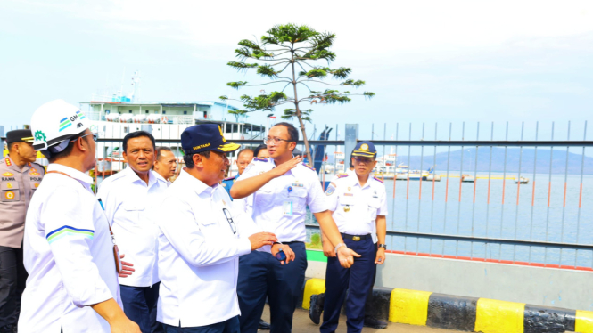 1,2 Juta Penumpang Melintas di Pelabuhan Ketapang saat Nataru