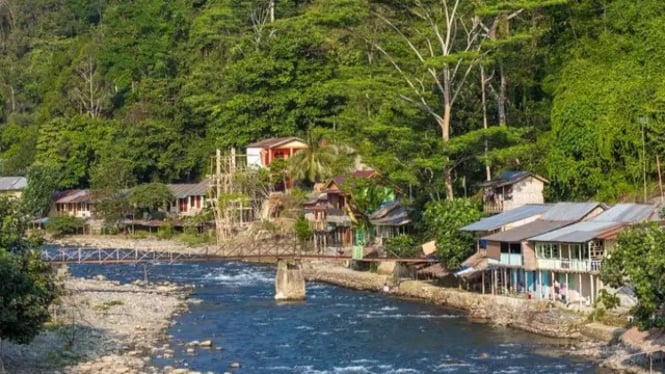 Menjelajahi Sungai di Bukit Lawang, Kaki Gunung Leuser Sumatera Utara