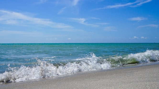 Pantai Binasi: Surga Tersembunyi di Tapanuli Tengah