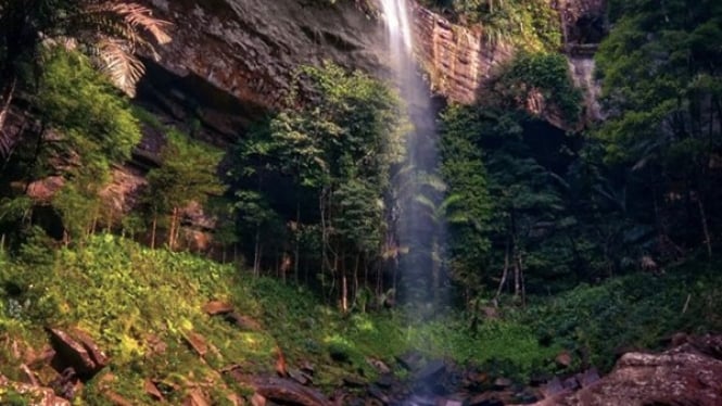 Misteri dan Keindahan Bersatu: Legenda di Balik Air Terjun