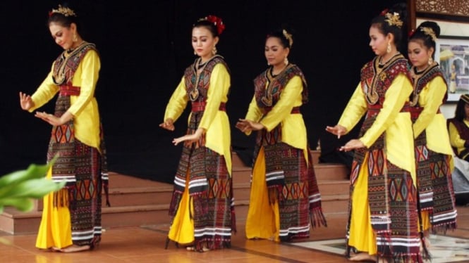 Tapanuli Utara: Menelusuri Kekayaan Tradisi, Tari, dan Ritual