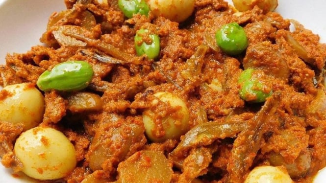 Ledakan Rasa di Lidah: Sambal Lado Tanak, Warisan Kuliner