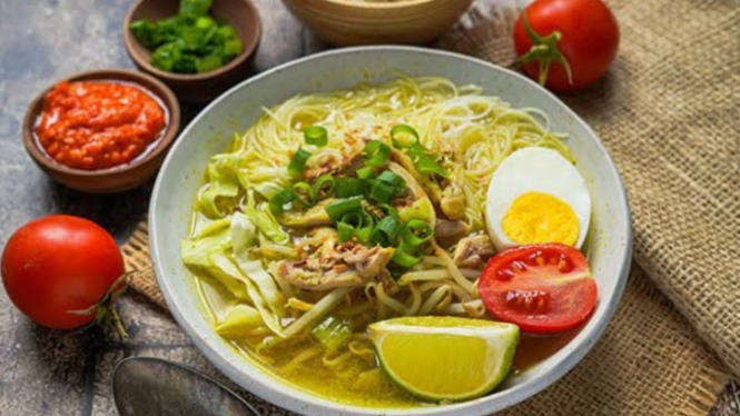 Soto Lamongan, makanan lezat dan menyegarkan