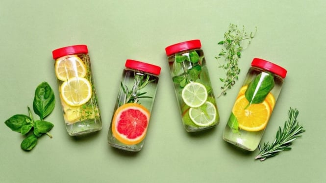 Infused water detox alami tubuh