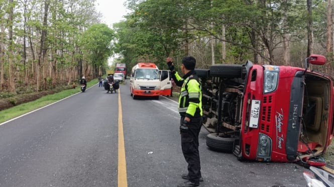 Polisi Berjaga di TKP