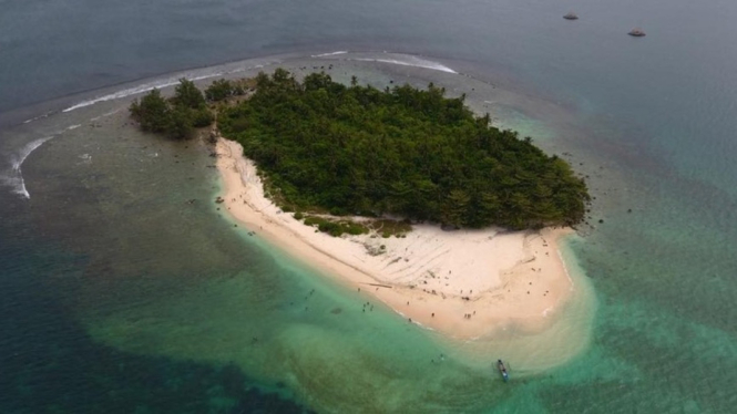 Pulau Oar, Serpihan Surga Sebesar Lapangan Bola