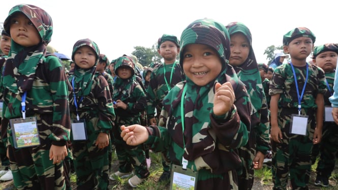 Bupati Ipuk Senam Bareng Ribuan Siswa PAUD Banyuwangi