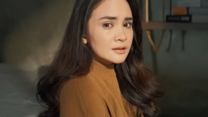 Michelle Ziudith dalam Video Clip LTZ - Apa Artinya Aku