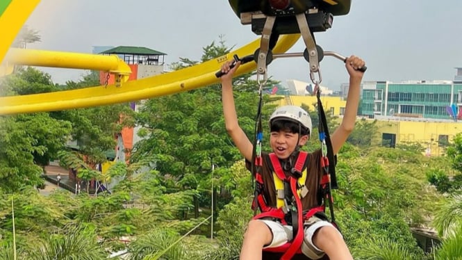 Wahana permainan di Scientia Square Park, Tangerang