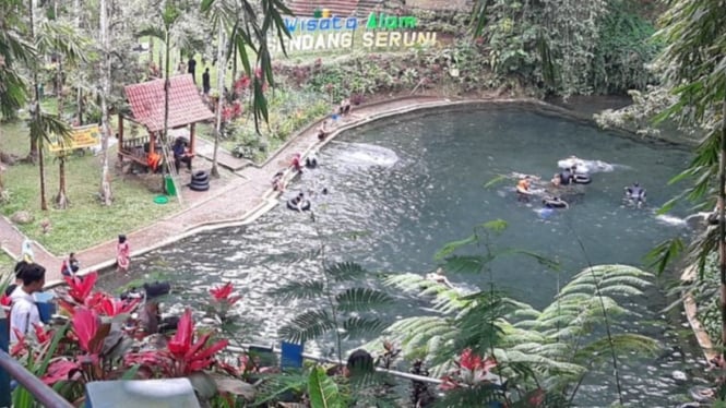 Pemandian alami Sendang Seruni di Banyuwangi